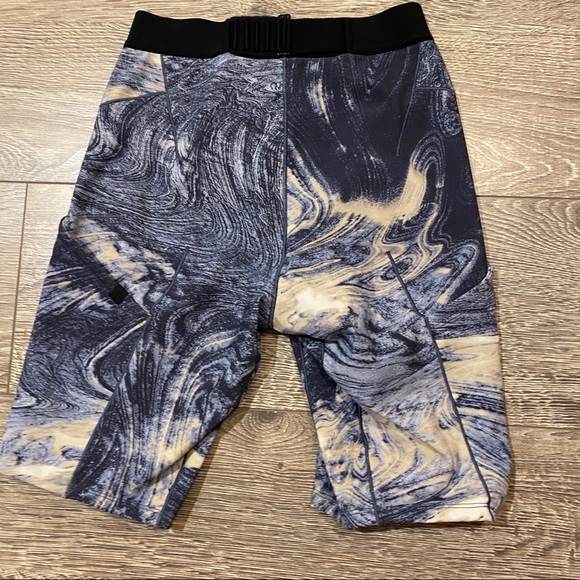 Lululemon lab esker shorts - Picture 7 of 7